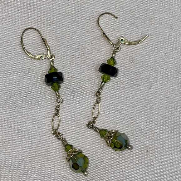 Beautiful custom made jade like stone necklace and matching earrings. - Picture 3 of 3